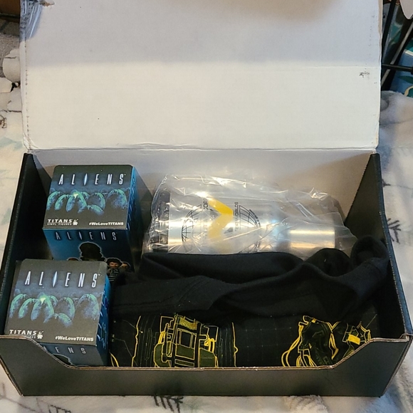 Loot Crate Other - ALIENS Loot Crate! 👽